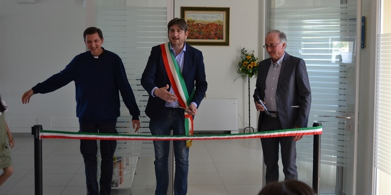 L'inaugurazione della biblioteca