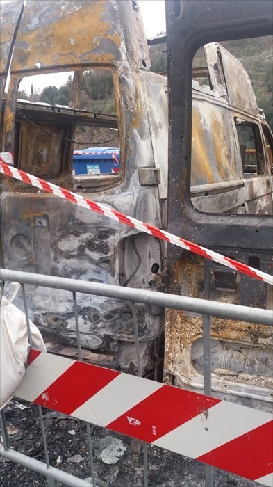Cosa rimane dei mezzi a  seguito dell'incendio a San Godenzo