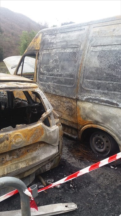 Cosa rimane dei mezzi a  seguito dell'incendio a San Godenzo