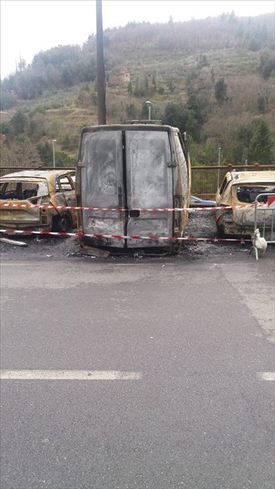 Cosa rimane dei mezzi a  seguito dell'incendio a San Godenzo