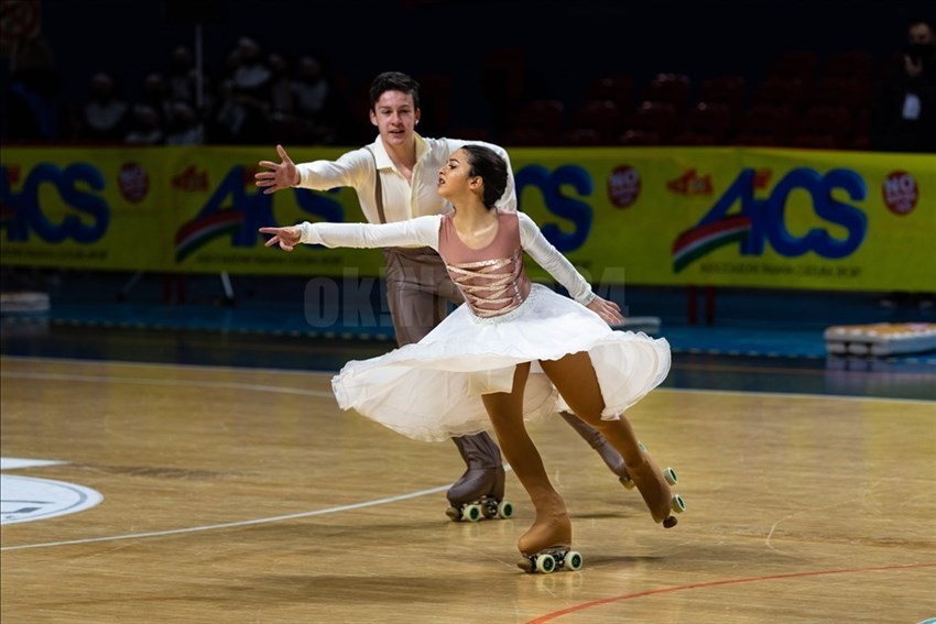 Pattinatrice durante lo spettacolo AICS a Montecatini.