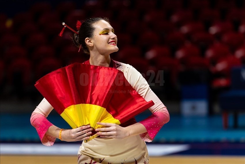 Pattinatrice durante lo spettacolo AICS a Montecatini.