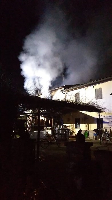 Incendio di un terratetto a Montebonello