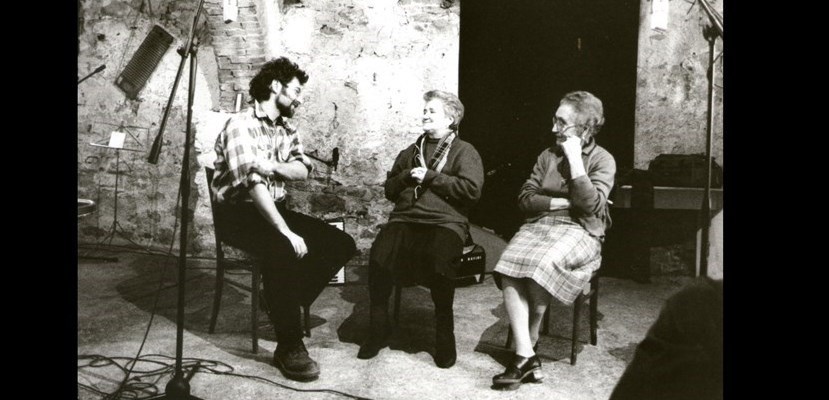Marco Magistrali, Pasqualina Ronconi e Armanda Rocchini durante le registrazioni del CD "A veglia a Campicozzoli", dicembre 2002.