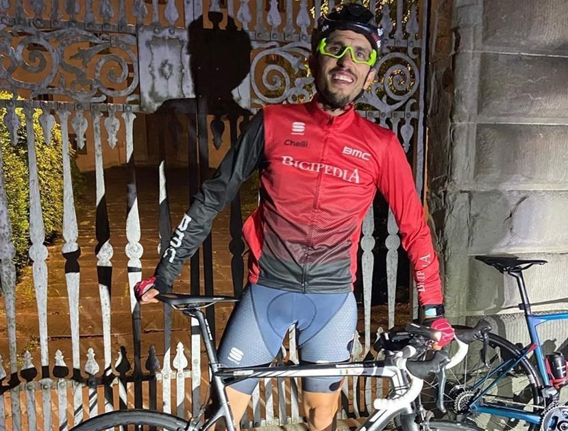 Ciclista Giuseppe Vigna del Team Bicipedia