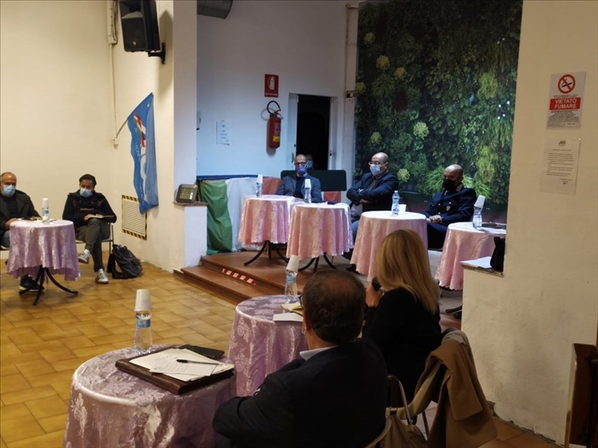 Polizia di Stato e Municipale in ascolto