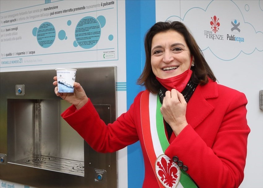 un brindisi con acqua