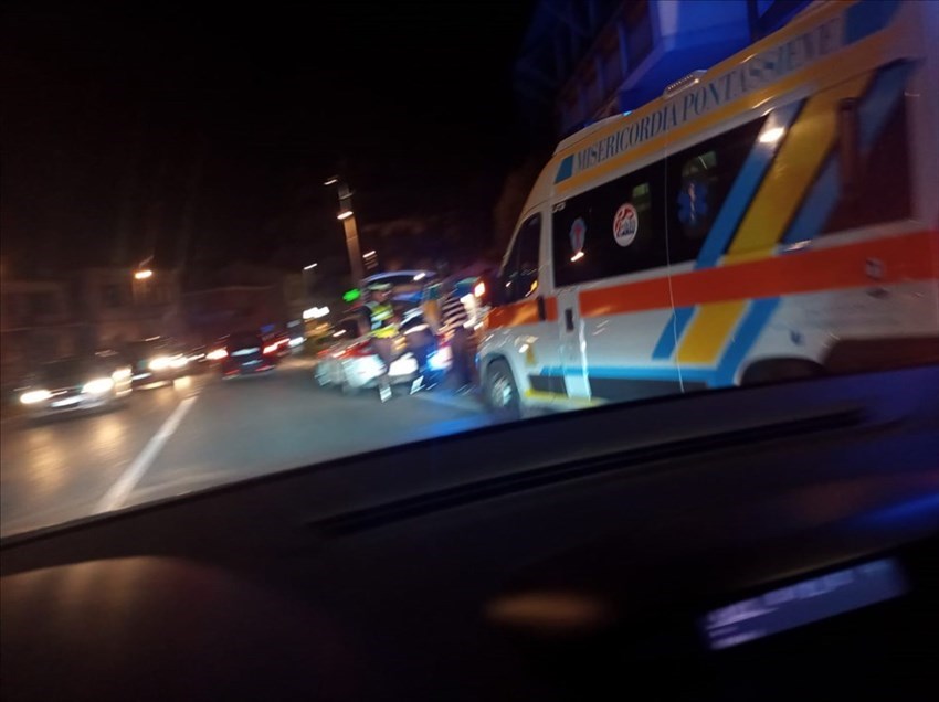 I soccorsi sul luogo dell'incidente e la municipale per i rilievi del caso