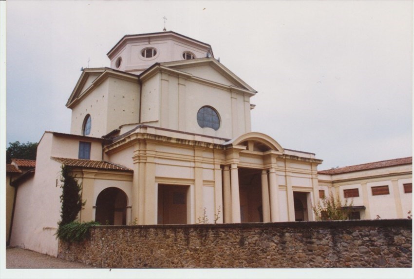 Il Santuario del SS. Crocifisso, innalzato nel 1743.