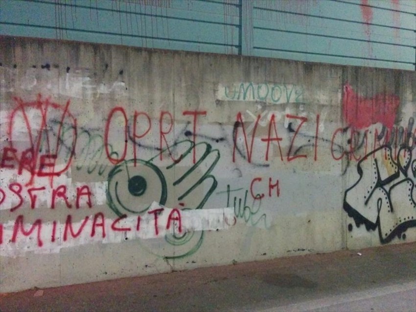 le scritte no vax