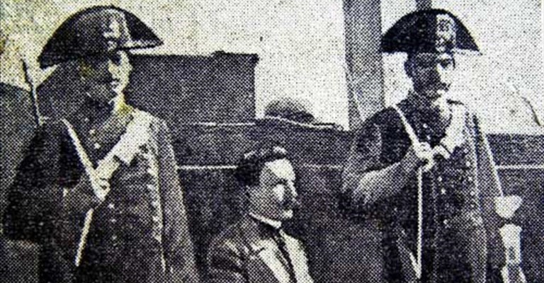 1911, Vincenzo Perruggia ruba la Gioconda, nella foto una fase del processo