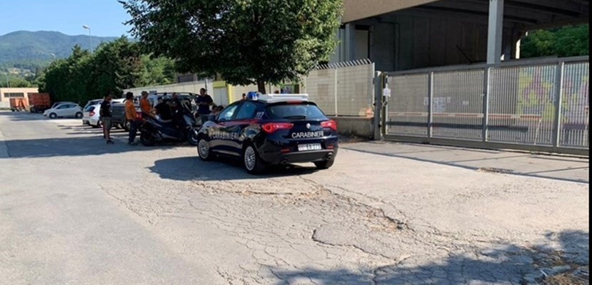 Il presidio dei lavoratori nelle scorse settimane davanti alla Moggi Smaltimenti