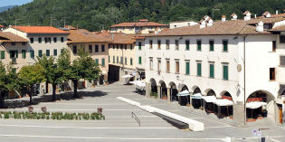 Gatte da pelare. Sabato in scena a Fasano