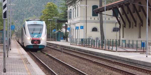 Petronici (Fdi): la Caporetto dei treni