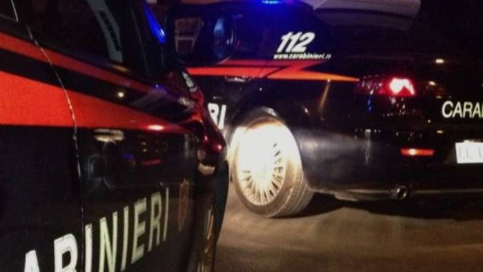 Beccato con l'auto rubata. Inseguimento nella notte a San Piero, fino alla Fortezza