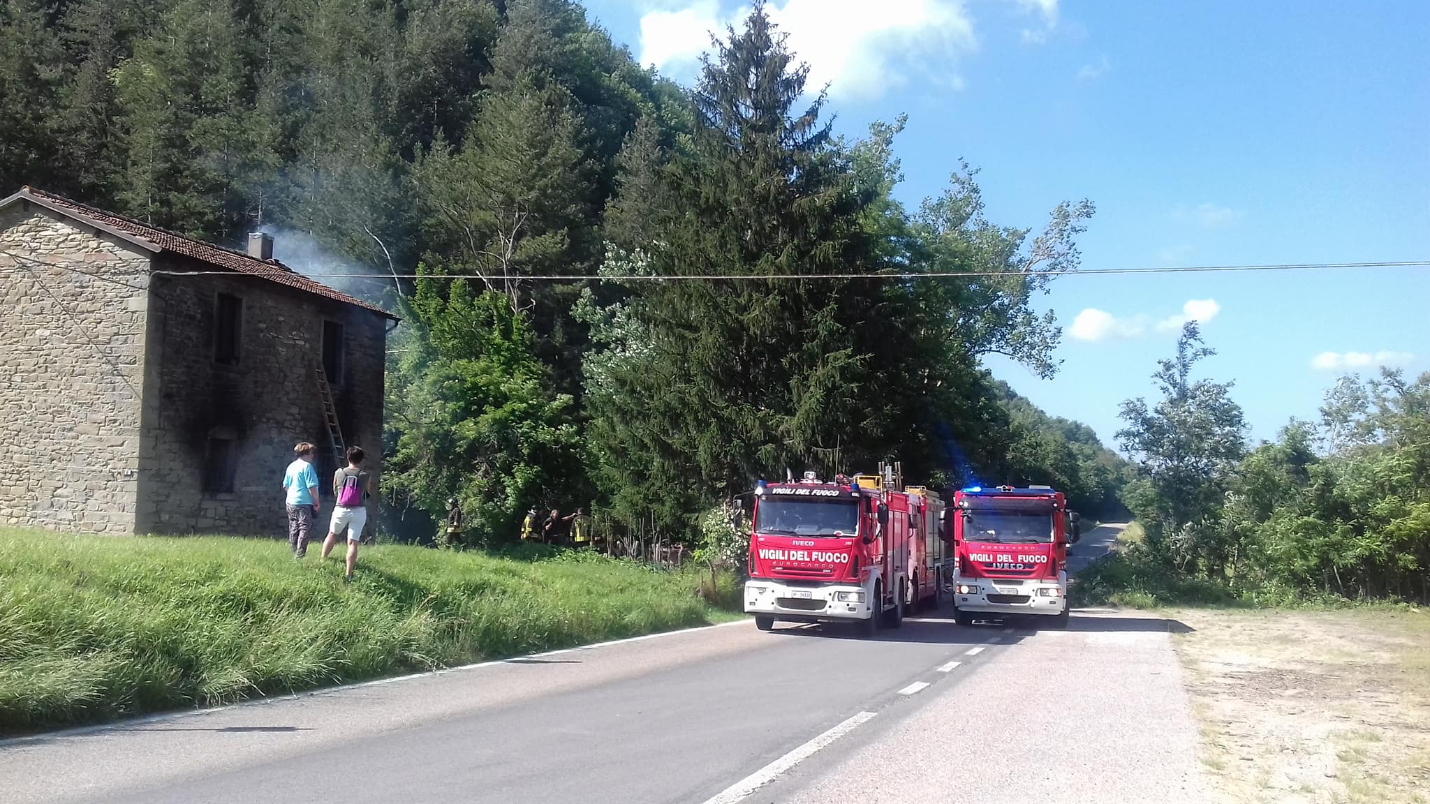 Incendio distrugge intera abitazione a Palazzuolo sul Senio