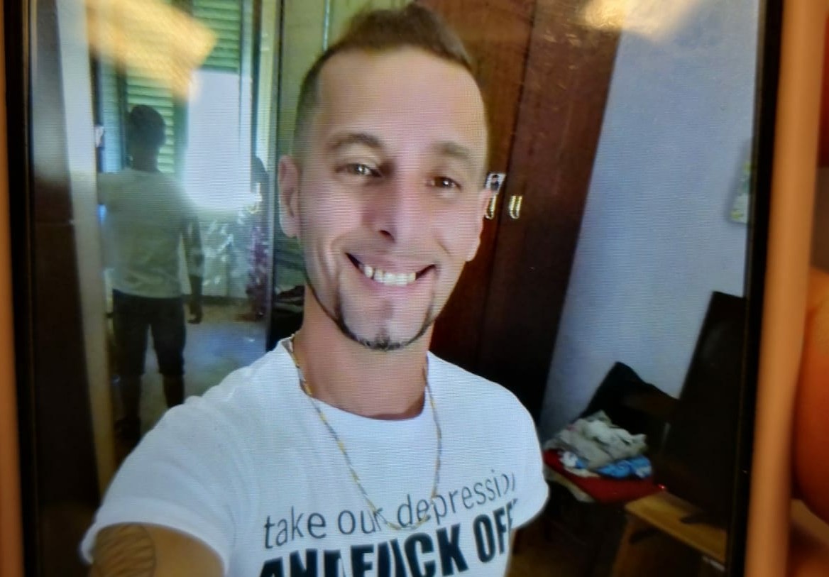 Accoltellata a San Francesco. La ricostruzione dei fatti e la foto dell'aggressore