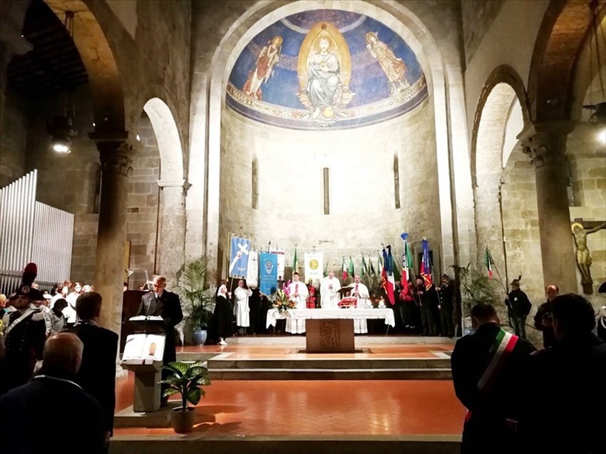 Panoramica della Pieve di San Lorenzo durante la cerimonia della Virgo Fidelis