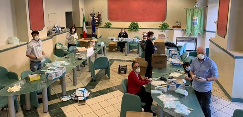 Mascherine. In corso la distribuzione 'a tappeto'. A Firenzuola è già terminata