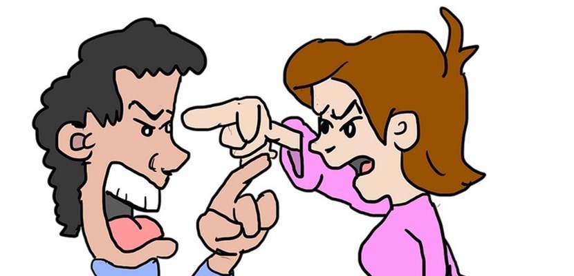 Arrivano da Firenze nella seconda casa. Lite coi vicini e intervento delle forze dell'ordine