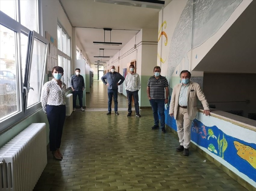 Firma del contratto di avvio ai lavori alle scuole medie di Rignano