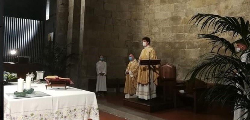 La Santa Messa celebrata da don Antonio Lari