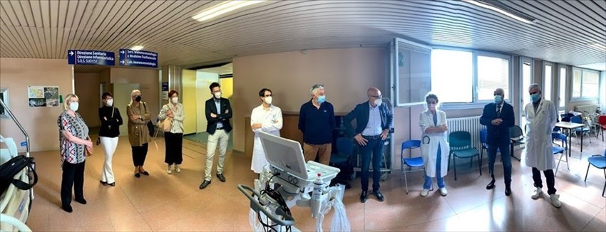 Consegna dell'ecografo del Comune di Rignano all'OSMA