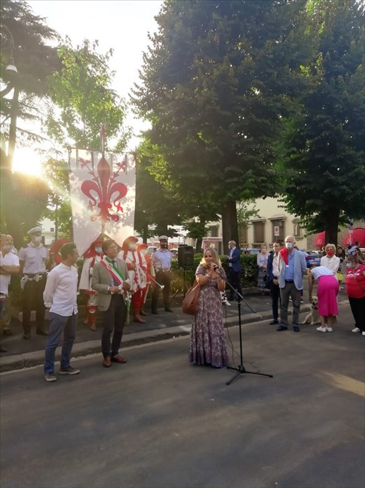 La presentazione con le autorità