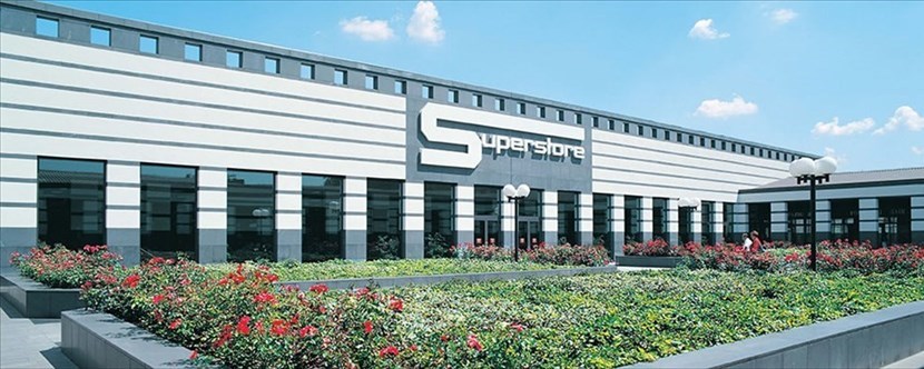 Ruba in due negozi nel giro di poche ore: arrestato