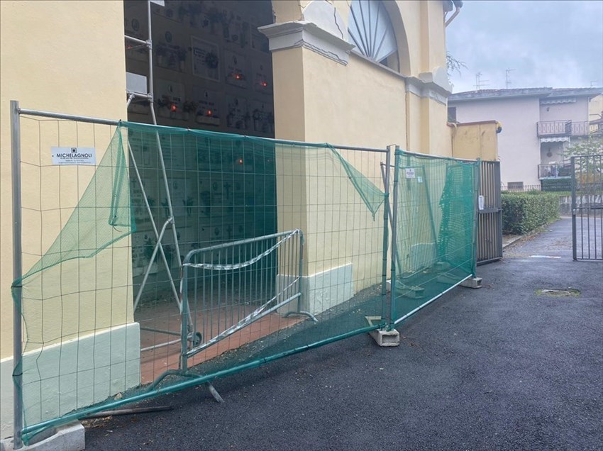 Foto denuncia del Cimitero comunale in Via Reni a Pontassieve
