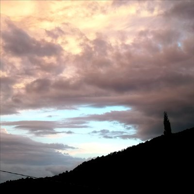 Il tramonto prima della tempesta sull'Appennino