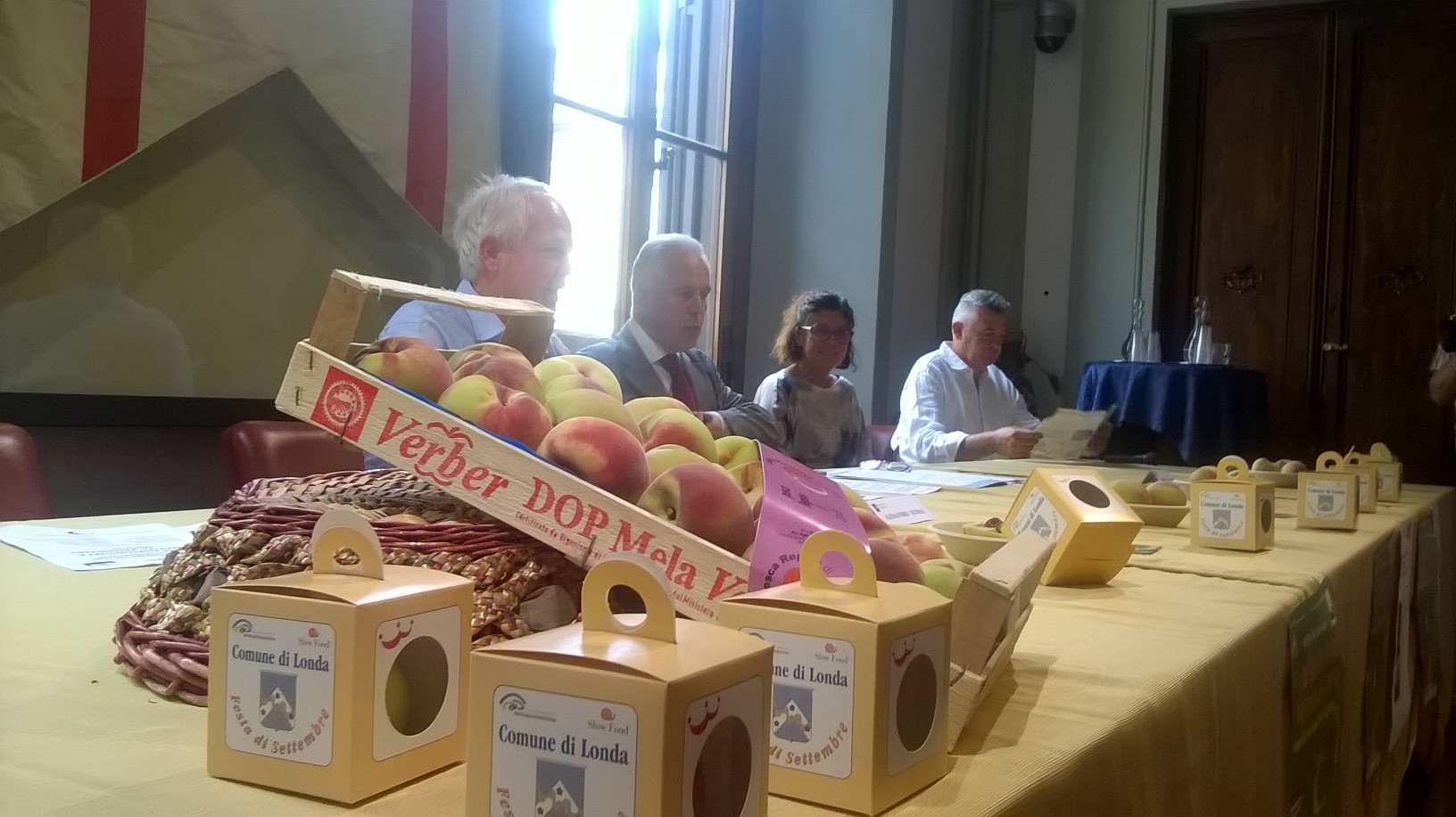 Festa della Pesca di Londa. Lavoro e storia nella polpa di un frutto