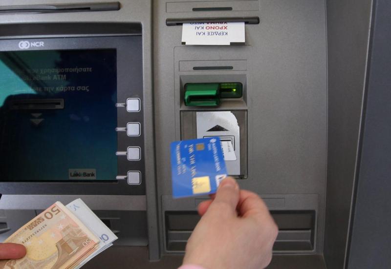 Marradese arrestato. Ruba bancomat ed effettua prelievi