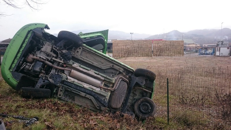 Si ribaltò in auto a Olmi-Serrravalle. Ora cerca e ringrazia (online) chi si è fermato a soccorrerla