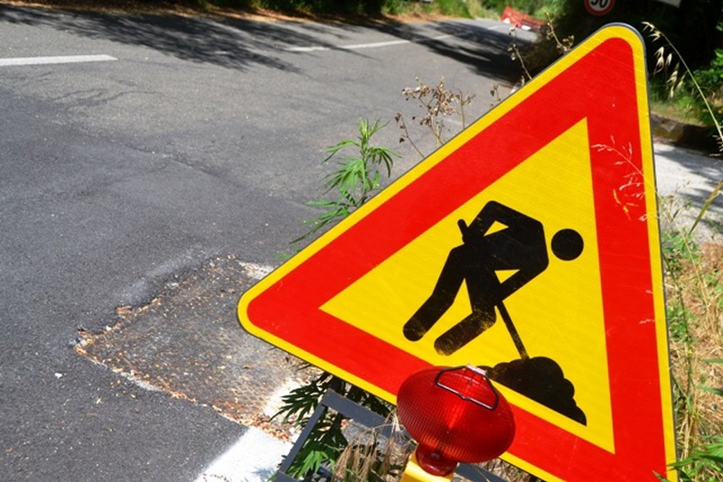 Comunale per Luco. 'Occhio' al restringimento di carreggiata