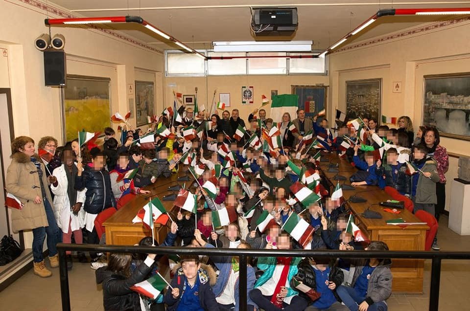 Rufina, la scuola e il Tricolore. Una mostra e una foto (del giorno)