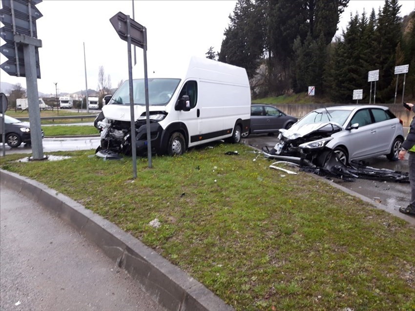 Incidente stradale a San Francesco, bivio per la Consuma