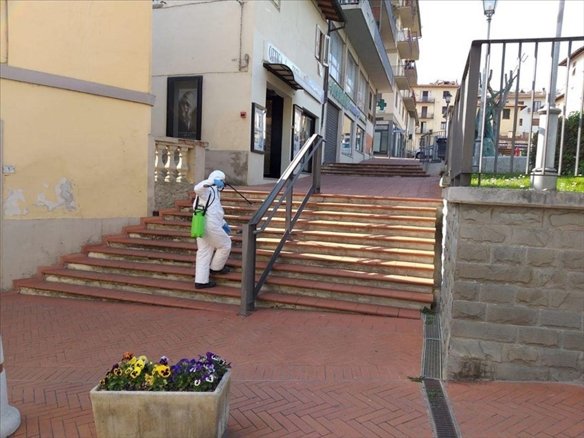 Sanificazione arredi Urbani nel Comune di Rignano anti-COVID19