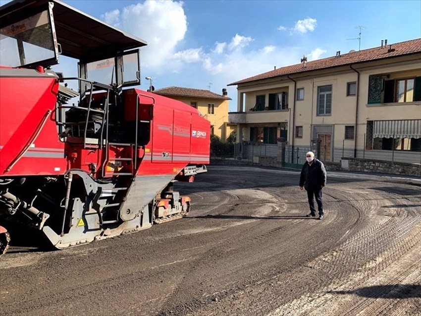 Asfaltatura del manto stradale in Via Garibaldi a Rignano