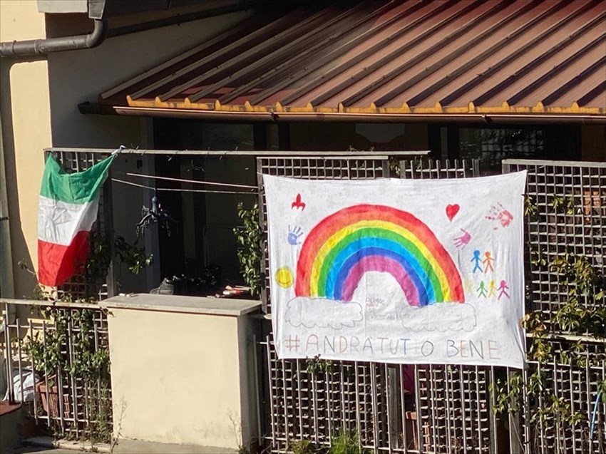 L'arcobaleno della famiglia Romoli da via Ghiberti 13 a Pontassieve