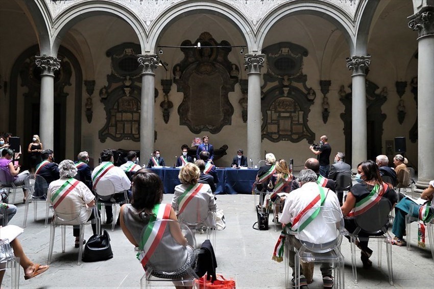 Cerimonia di siglatura dell'accordo delle ""Vie di Dante"",""Antonello Serino