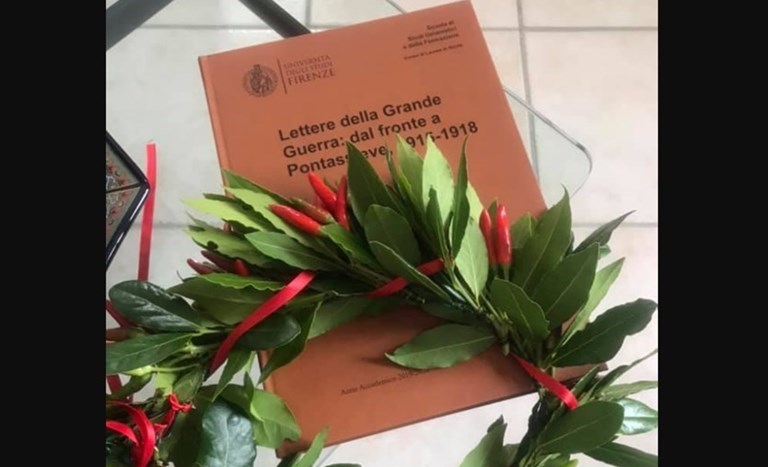 Tesi e corona di laurea del pontassievese Elia Massini : ""Lettere dalla Grande Guerra, dal Fronte a Pontassieve: 1915 -1918"",""Ok!Valdisieve