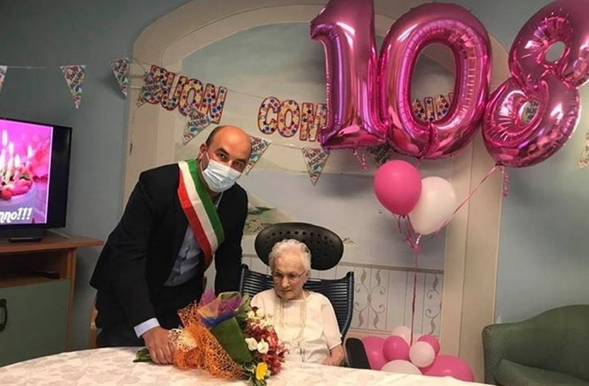 La foto con il sindaco