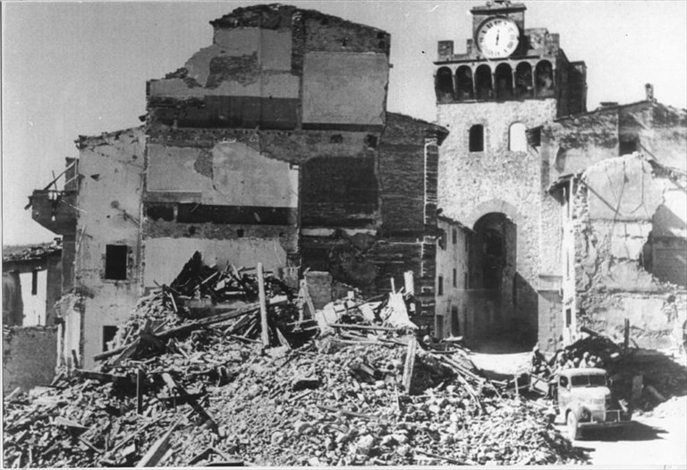 Foto storica di Pontassieve dopo i bombardamenti