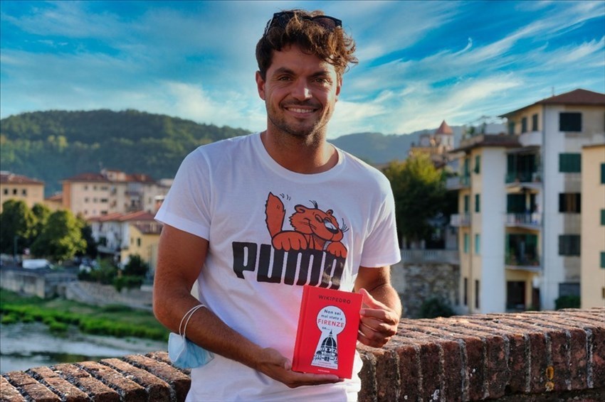 Wikipedro a Pontassieve per il firmacopie del suo nuovo libro con alcuni follower