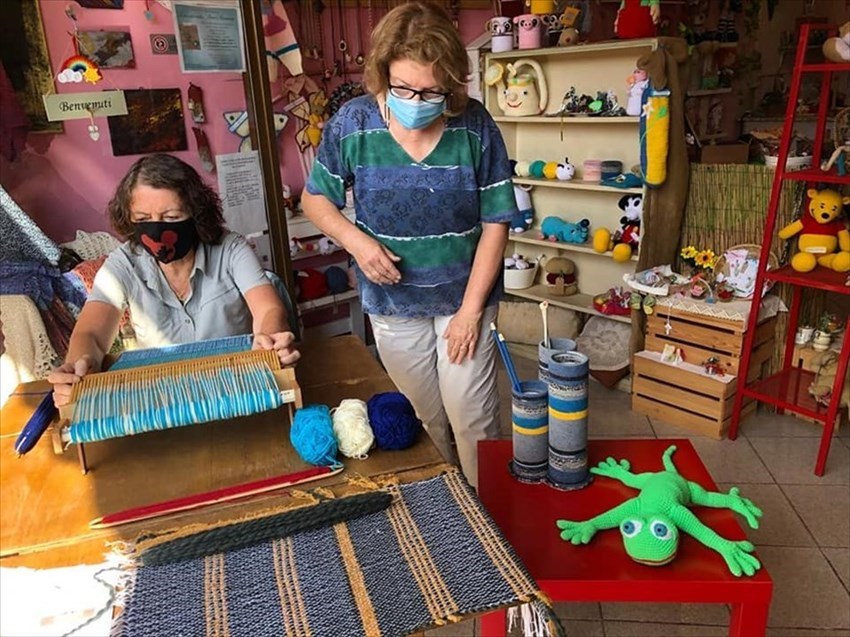 Lavori per il progetto Colora la Consuma - Art on the road""  dell'associazione consuma creativa