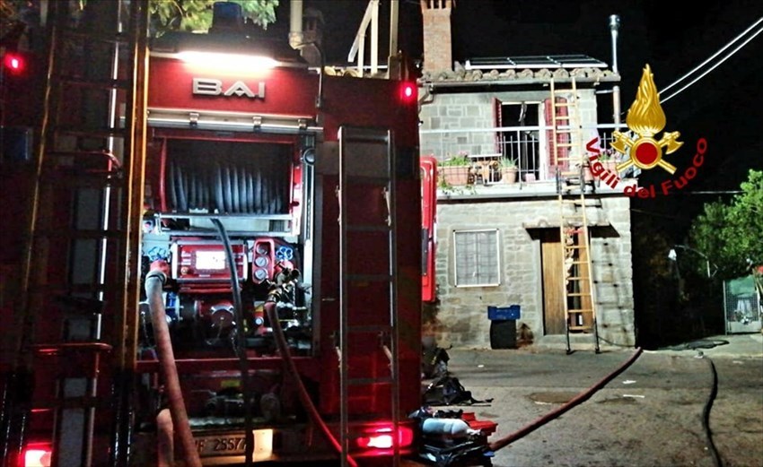 Vigili del fuoco per incendio a Borselli (Pelago)