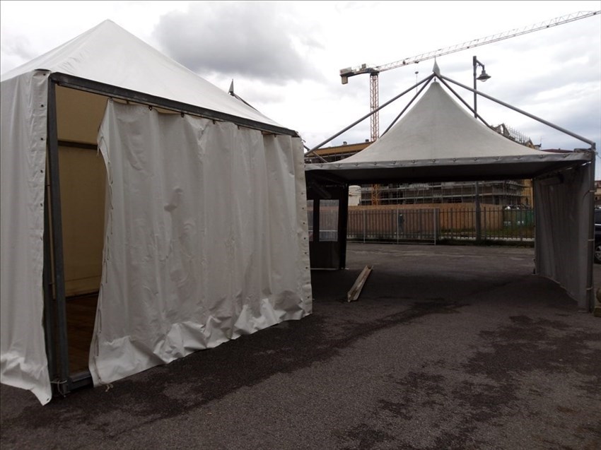 Tenda per i tamponi drive through a Figline Valdarno