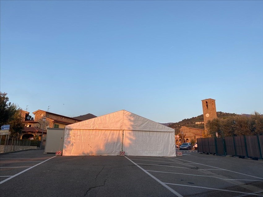Tenda per i tamponi drive through a Cascia di Reggello