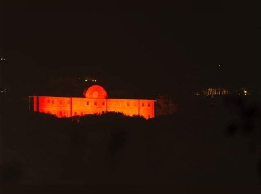 Sammezzano illuminato di rosso per la Giornata internazionale contro la violenza sulle donne 2020